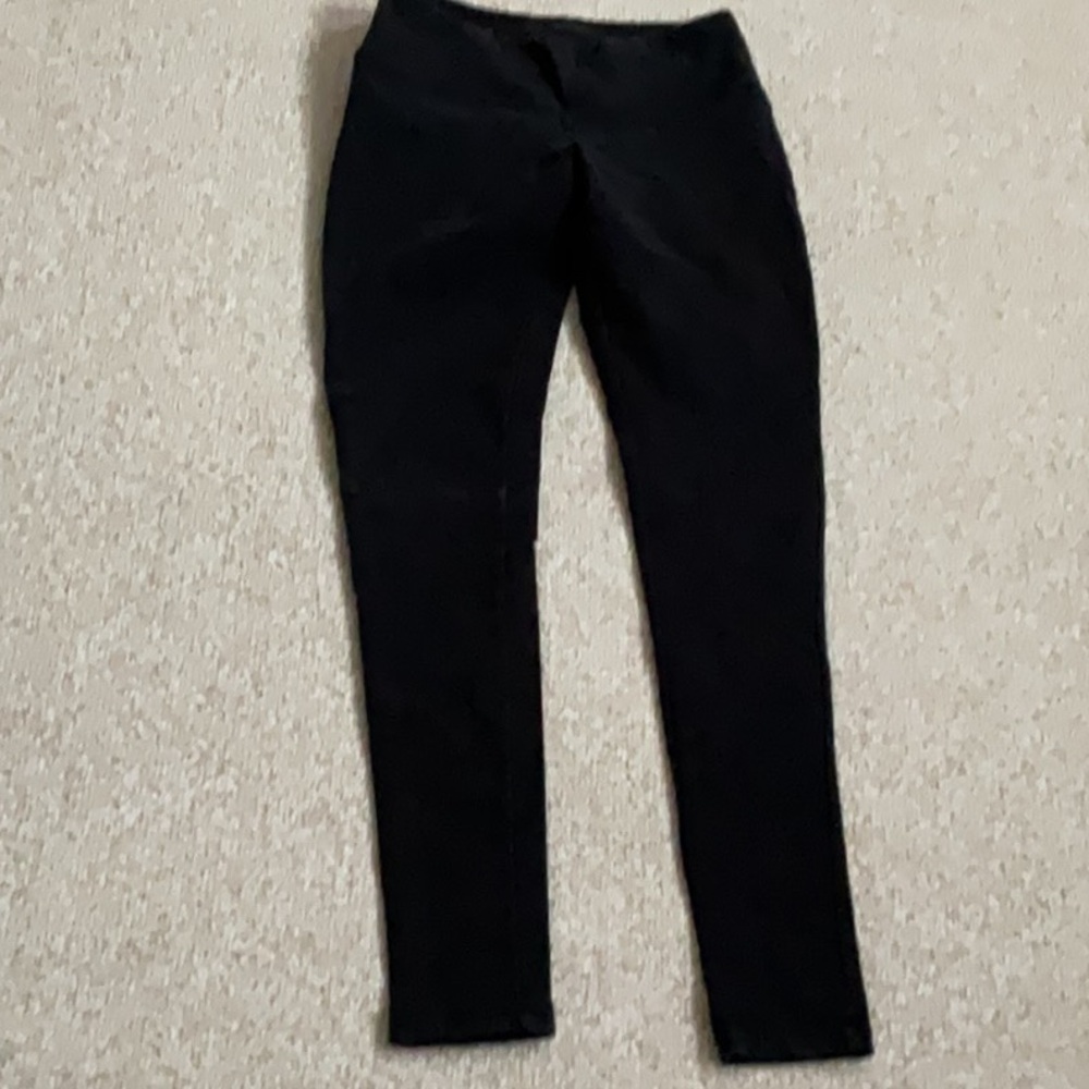 FIG CHALET black yoga or stretch pants. Proudly Canadian.